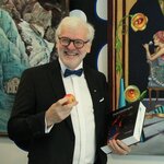 Kõrgkooliõpiku „Rakubioloogia“ üks koostajatest ja autoritest Sulev Kuuse